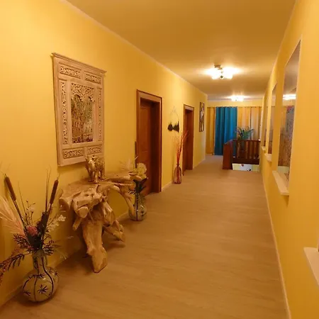 Extravagante Luxuswohnung Mit Viel Privatsphaere Apartment Niederdorla